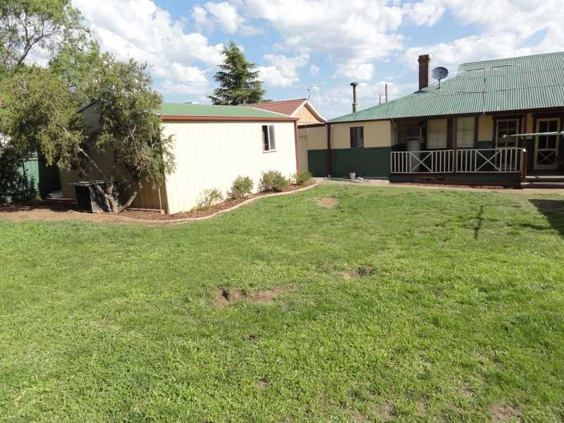 143 Hanley Street, Gundagai NSW 2722