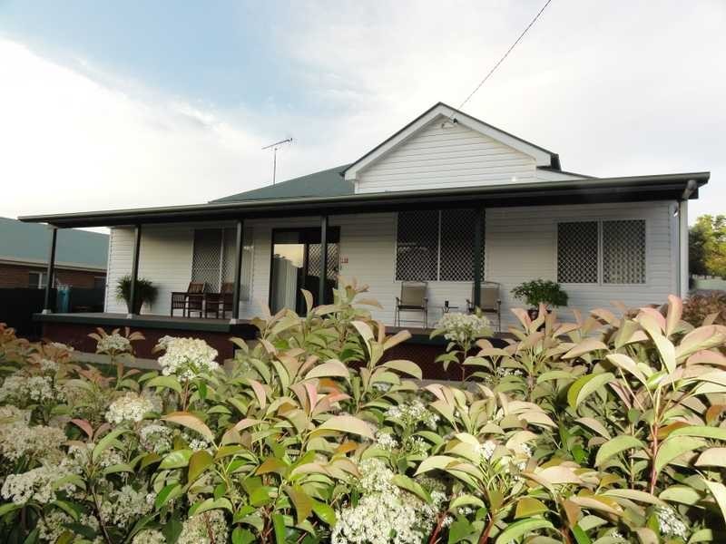 113 Punch Street, Gundagai NSW 2722
