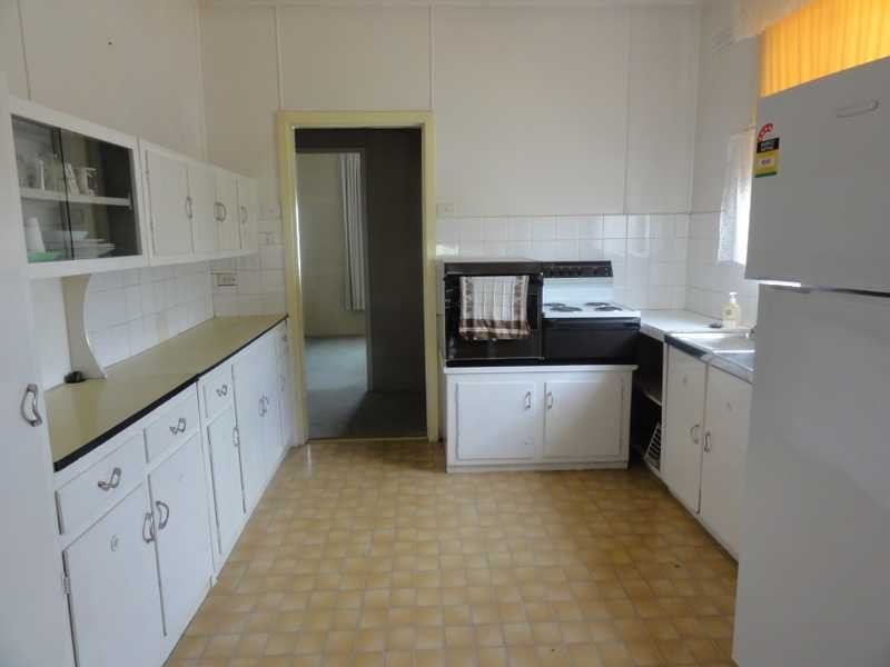 120 West Street, Gundagai NSW 2722