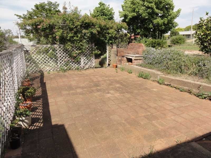 120 West Street, Gundagai NSW 2722