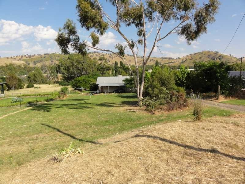 75 Mount Street, Gundagai NSW 2722