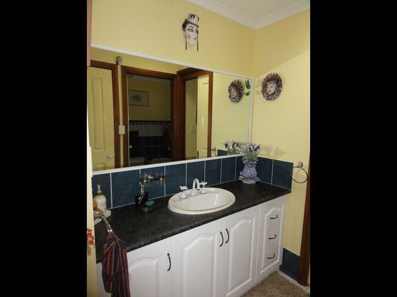 10 Tenandra Street, Nangus NSW 2722