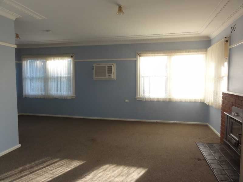 24 Byron Street, Gundagai NSW 2722