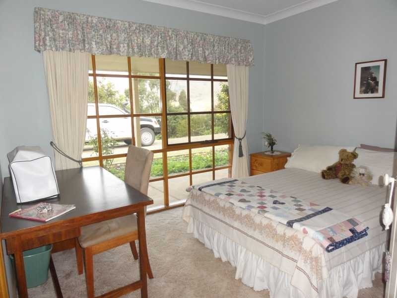 5 Nicholls Avenue, Gundagai NSW 2722