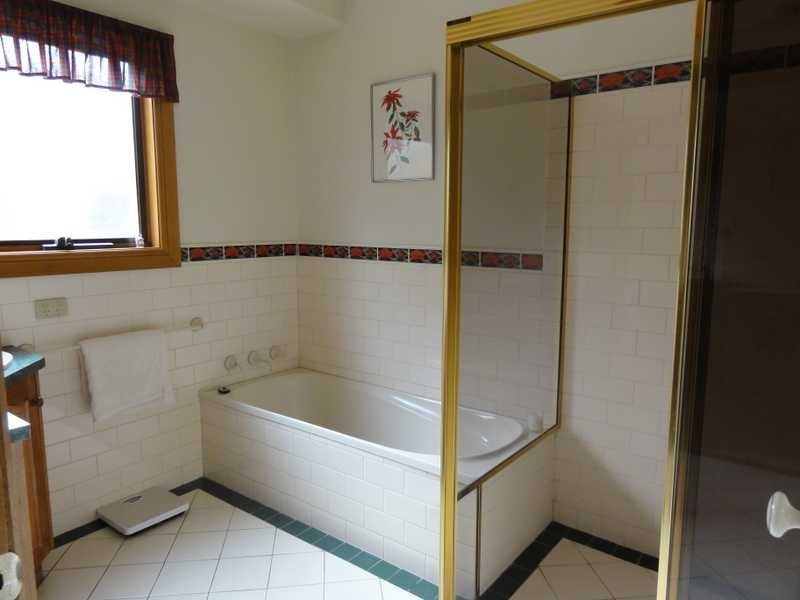 5 Nicholls Avenue, Gundagai NSW 2722