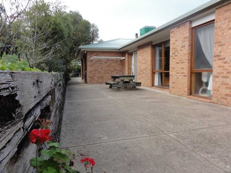 5 Nicholls Avenue, Gundagai NSW 2722