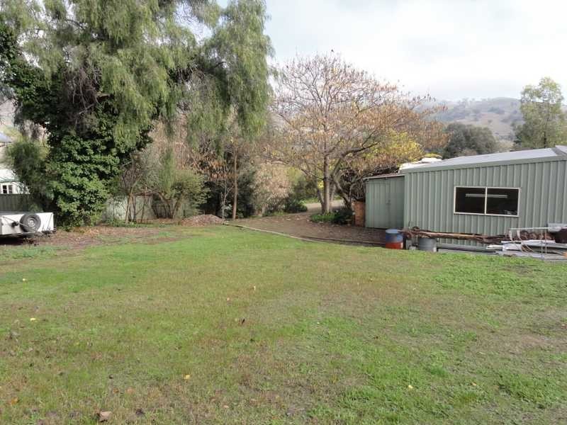 5 Nicholls Avenue, Gundagai NSW 2722