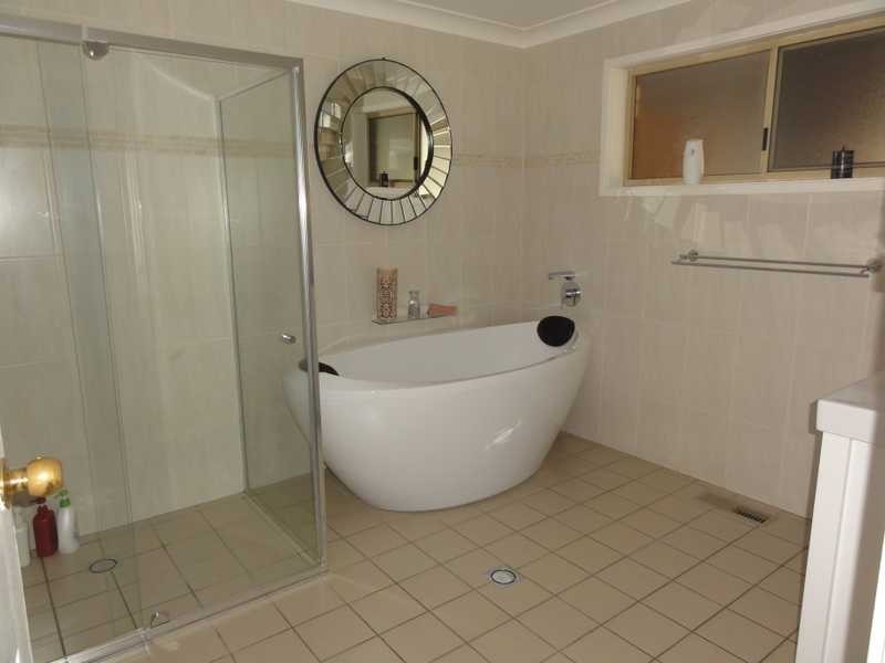 16 Eagle Street, Gundagai NSW 2722