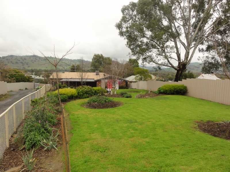 16 Eagle Street, Gundagai NSW 2722