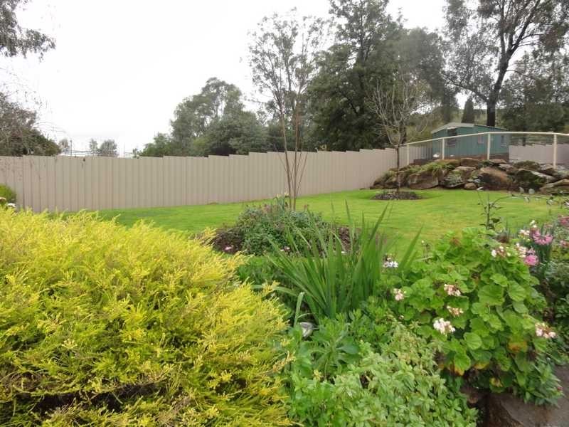 16 Eagle Street, Gundagai NSW 2722