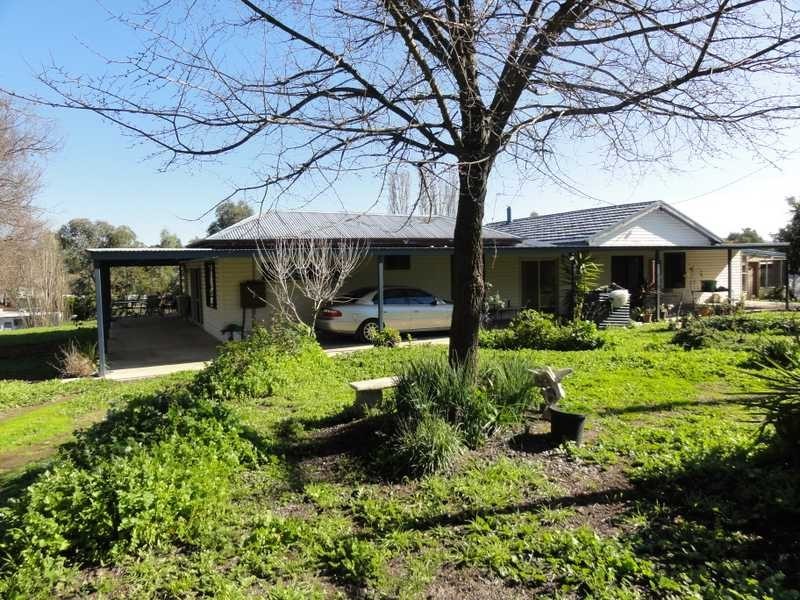 57 Tarrabandra Road, Gundagai NSW 2722