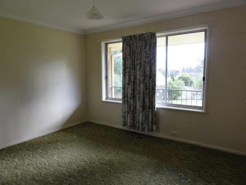 83 Mount Street, Gundagai NSW 2722