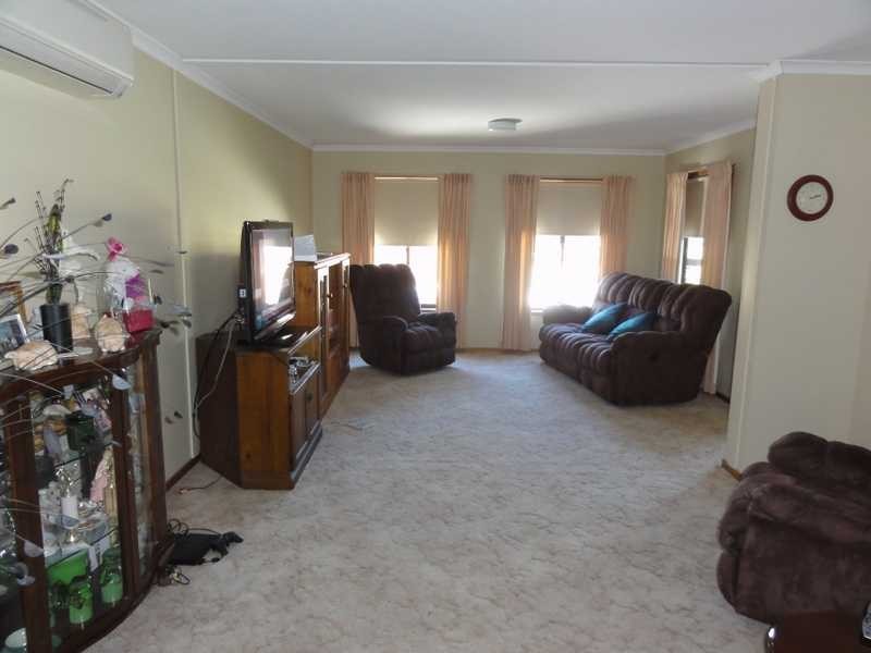 10 Carrigg Place, Gundagai NSW 2722