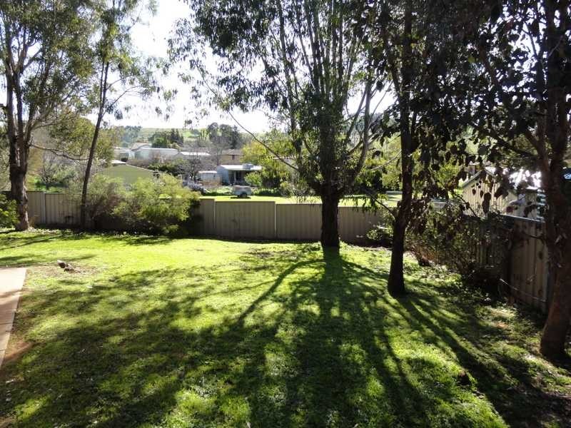 10 Carrigg Place, Gundagai NSW 2722
