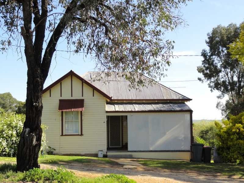 21 Tom Street, Gundagai NSW 2722
