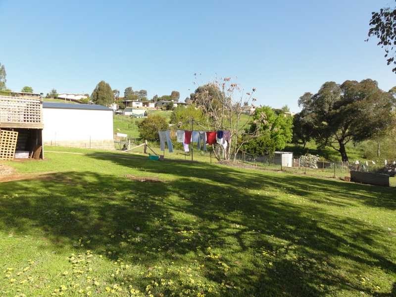 21 Tom Street, Gundagai NSW 2722