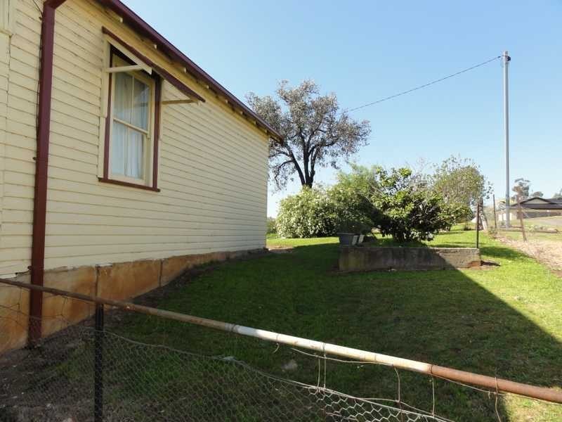21 Tom Street, Gundagai NSW 2722