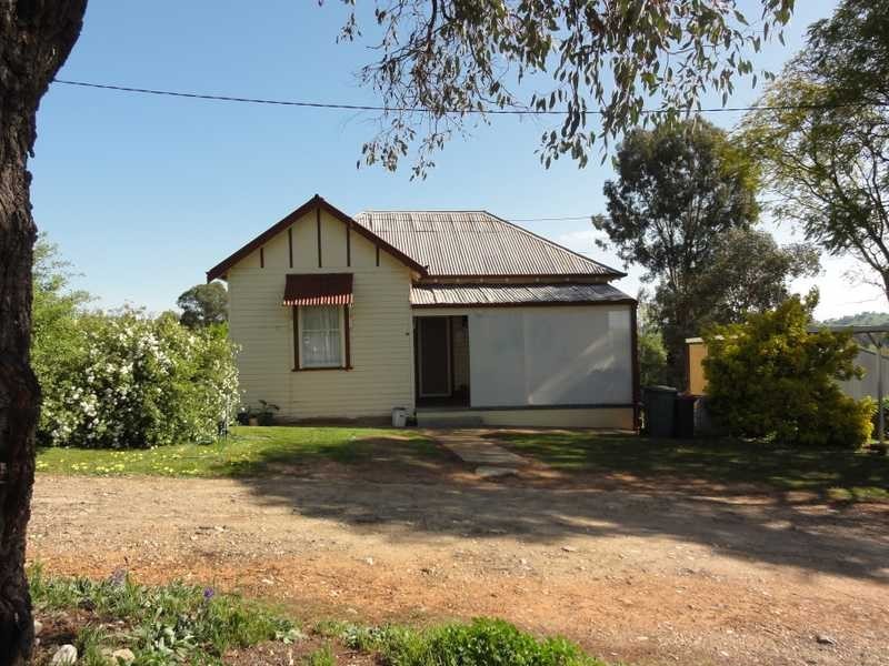 21 Tom Street, Gundagai NSW 2722