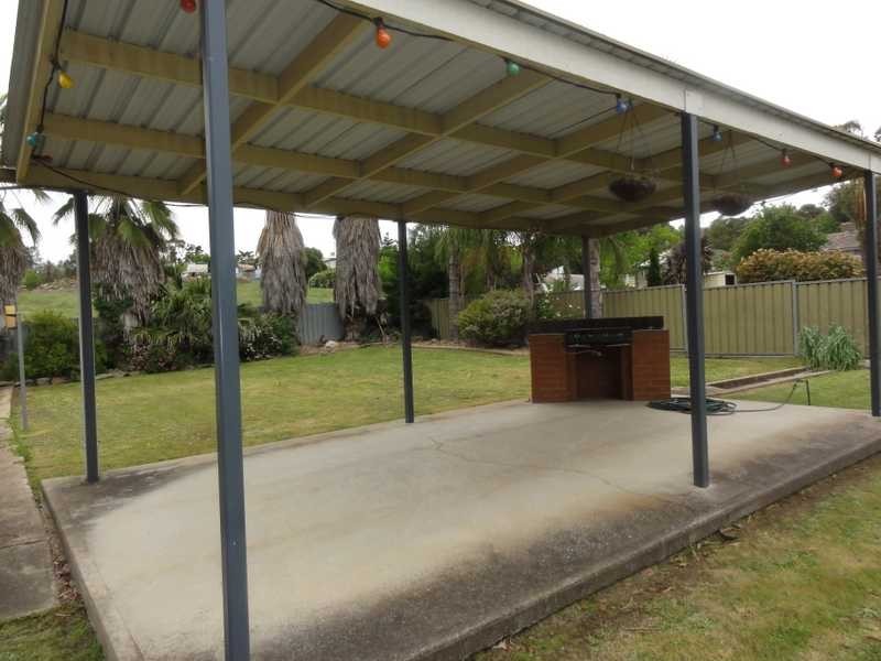 155 Hanley Street, Gundagai NSW 2722