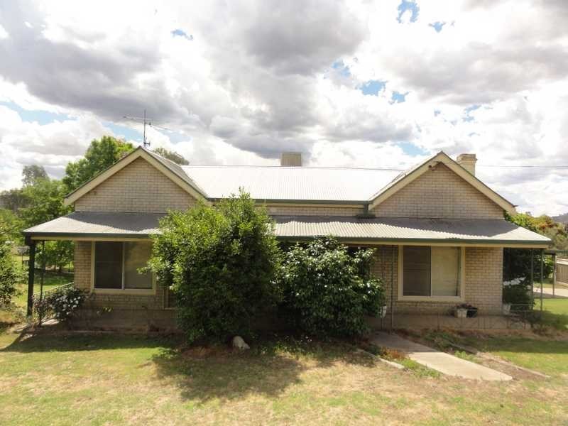 49 Mount Street, Gundagai NSW 2722