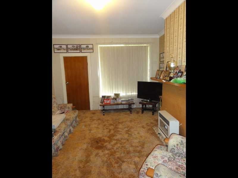 49 Mount Street, Gundagai NSW 2722