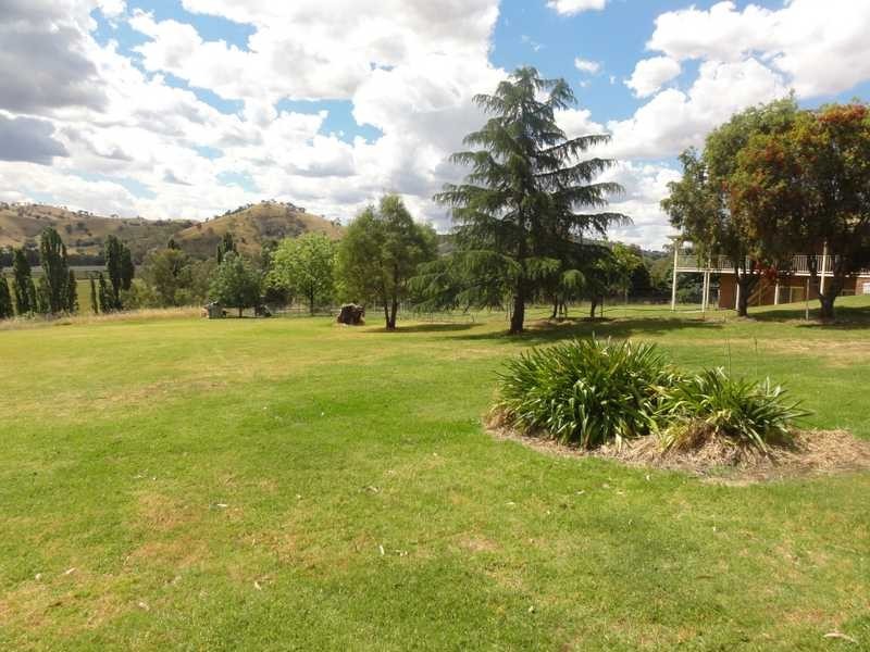 49 Mount Street, Gundagai NSW 2722