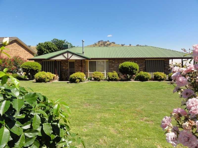 134 West Street, Gundagai NSW 2722