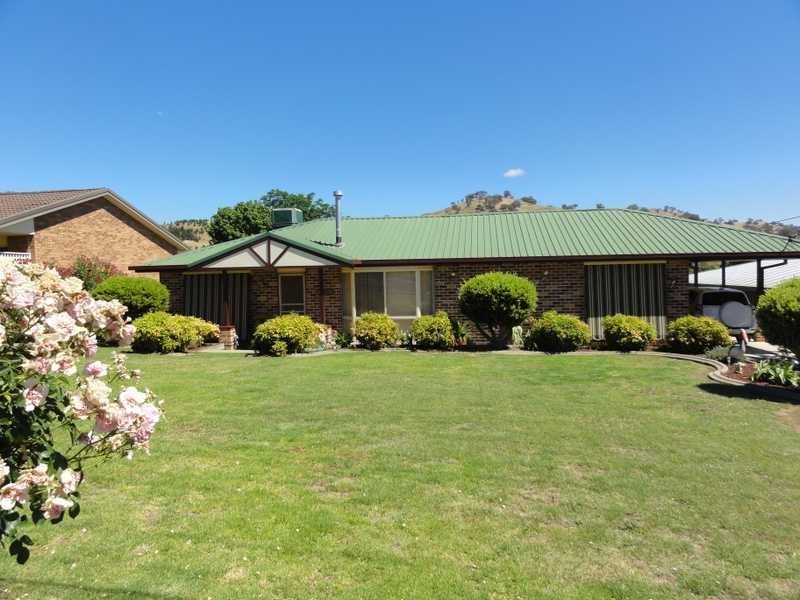 134 West Street, Gundagai NSW 2722