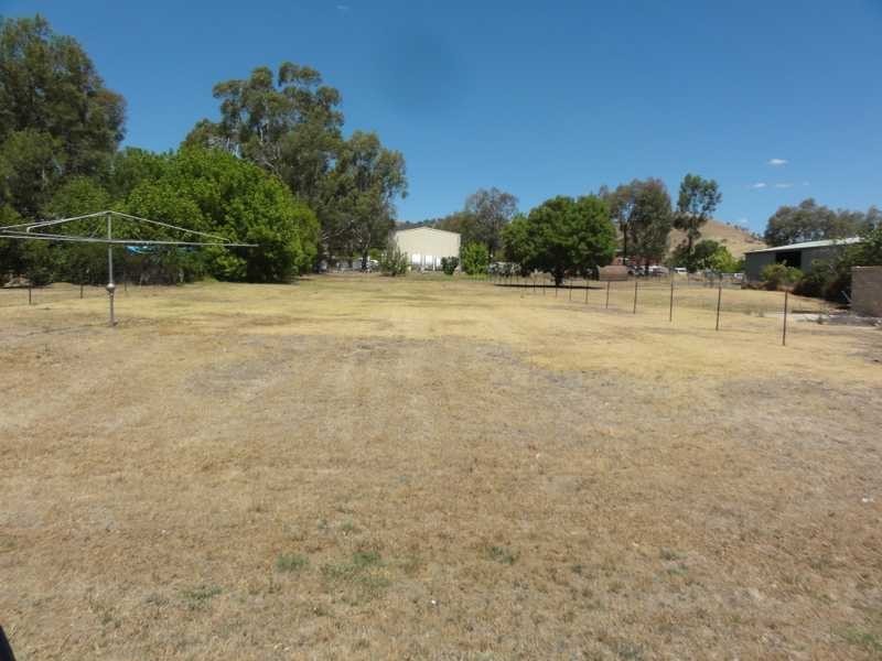 104 – 106 Mount Street, Gundagai NSW 2722