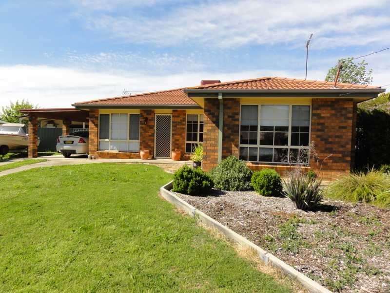 1 Carrigg Place, Gundagai NSW 2722