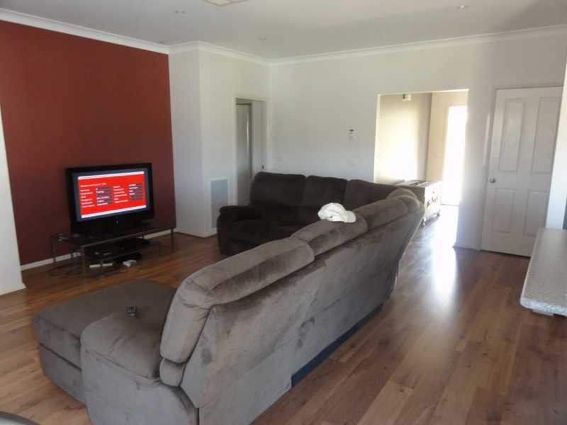 37 Mount Street, Gundagai NSW 2722