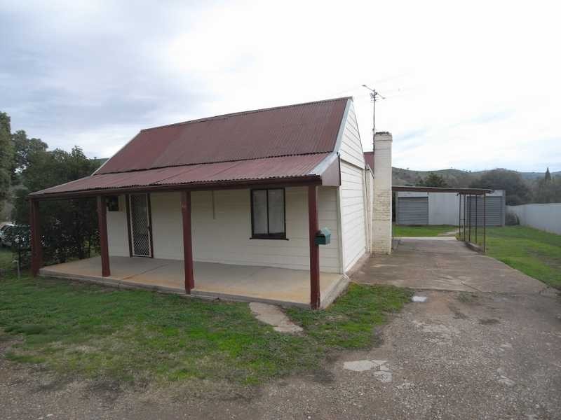 66 West Street, Gundagai NSW 2722