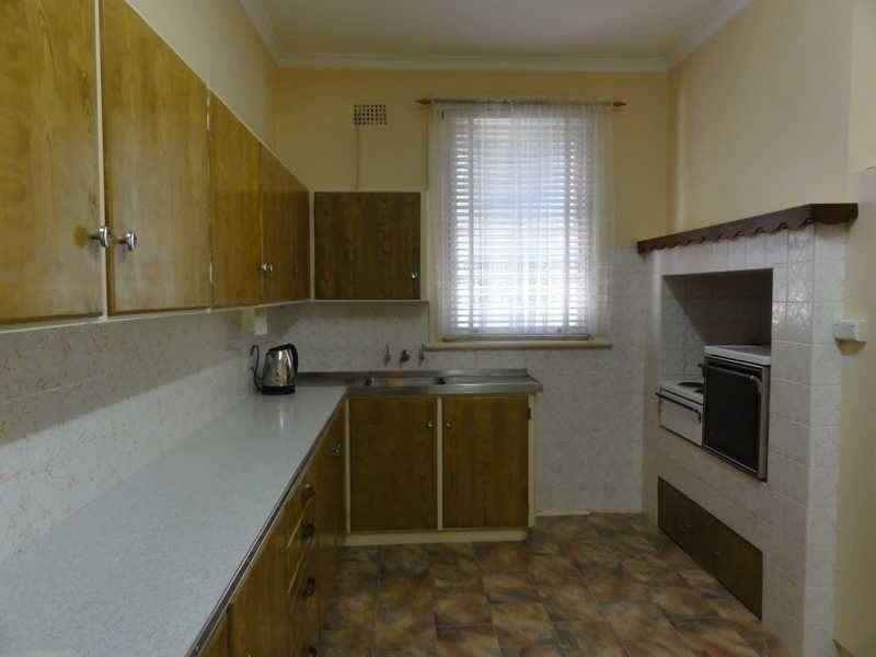 147 Hanley Street, Gundagai NSW 2722