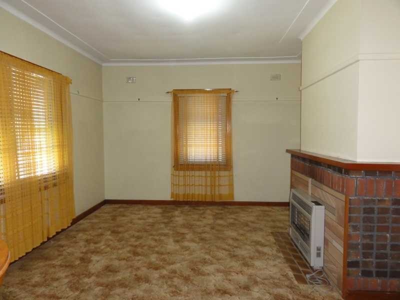 147 Hanley Street, Gundagai NSW 2722