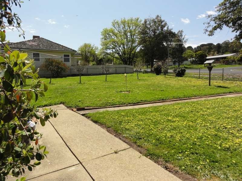 147 Hanley Street, Gundagai NSW 2722