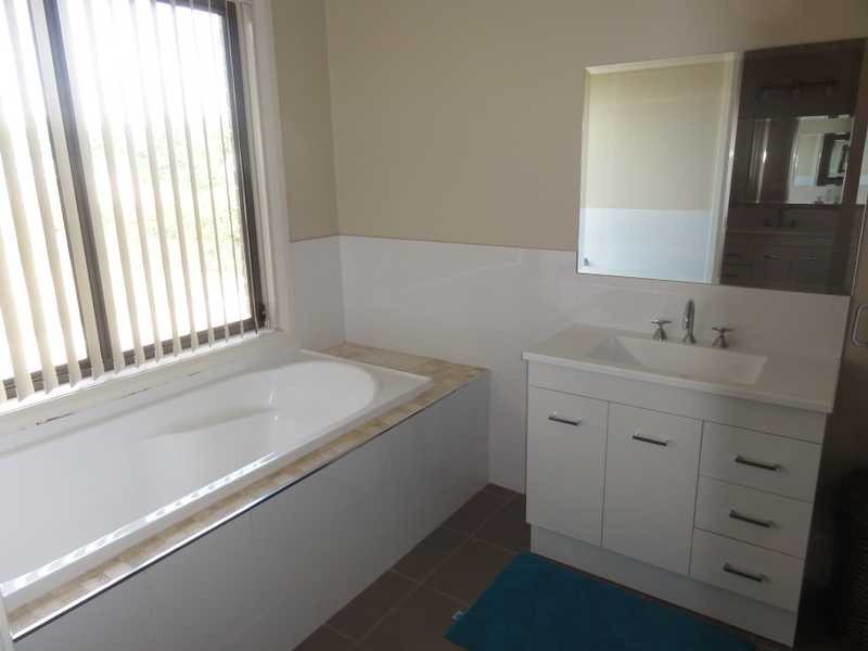 211 Punch Street, Gundagai NSW 2722