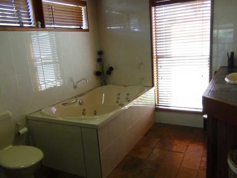 79 Mount Street, Gundagai NSW 2722