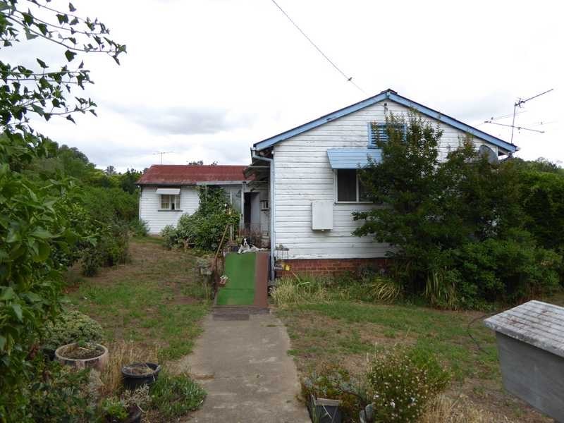 27 Tumut Street, Gundagai NSW 2722