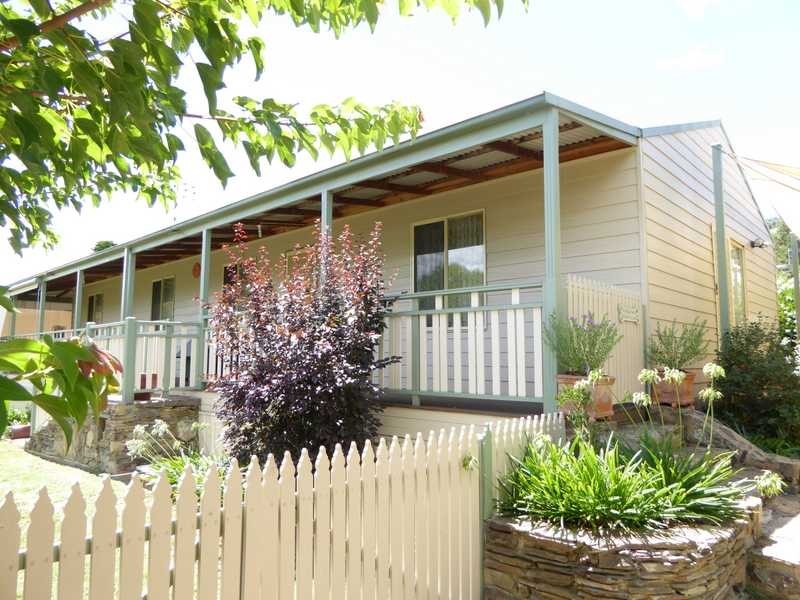 2 Virgil Street, Gundagai NSW 2722