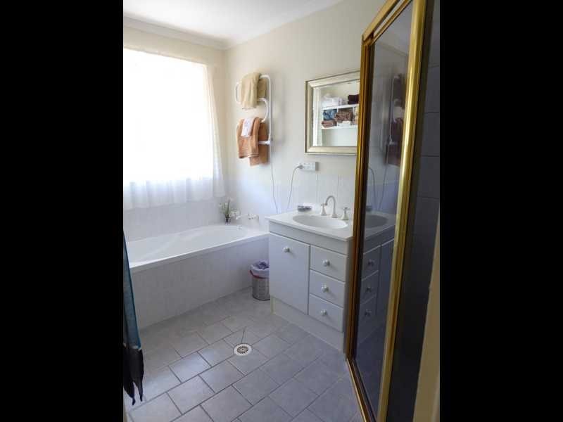 2 Virgil Street, Gundagai NSW 2722