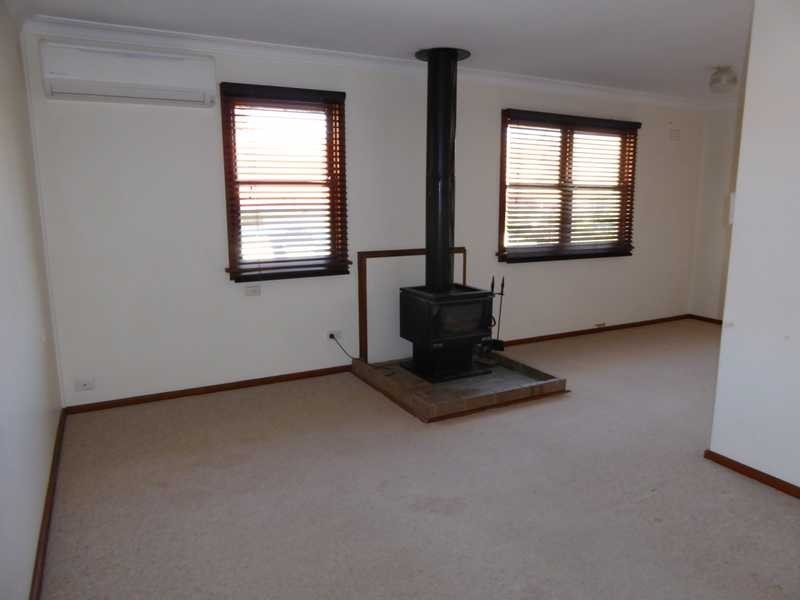 26 Tor Street, Gundagai NSW 2722