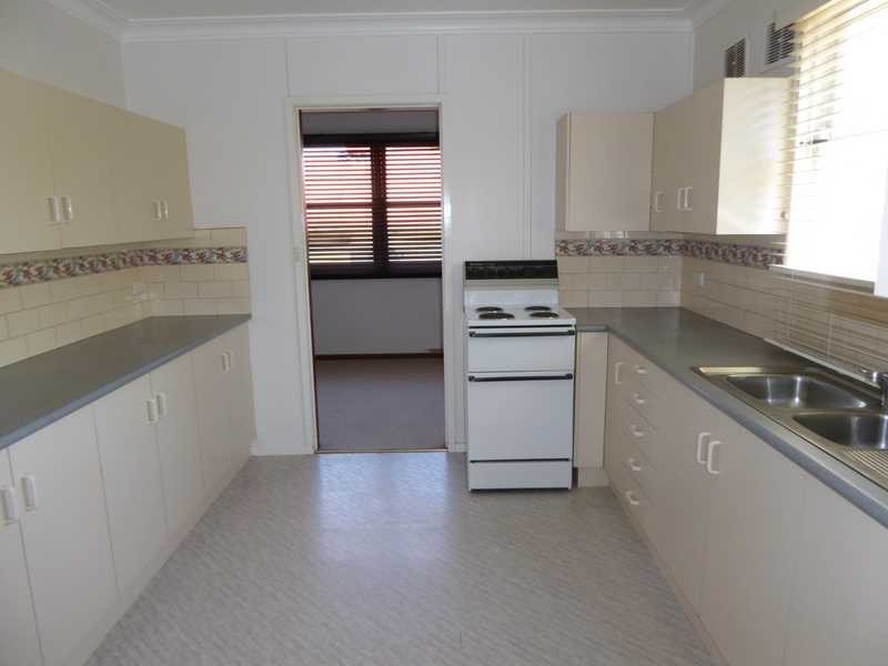 26 Tor Street, Gundagai NSW 2722