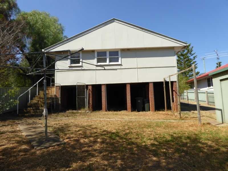 26 Tor Street, Gundagai NSW 2722