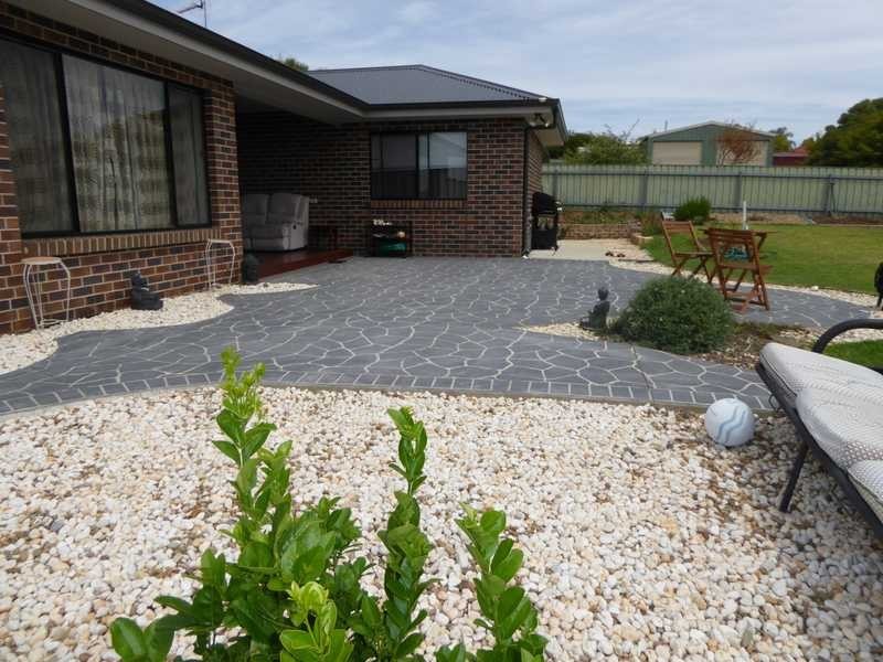 12 Lawson Drive, Gundagai NSW 2722