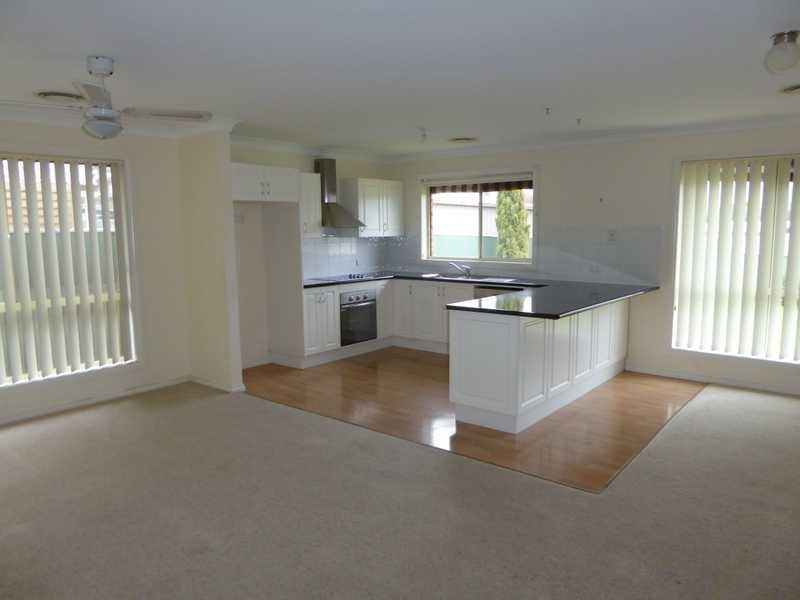 140 West Street, Gundagai NSW 2722