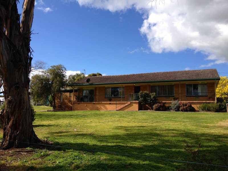 85 Mount Street, Gundagai NSW 2722