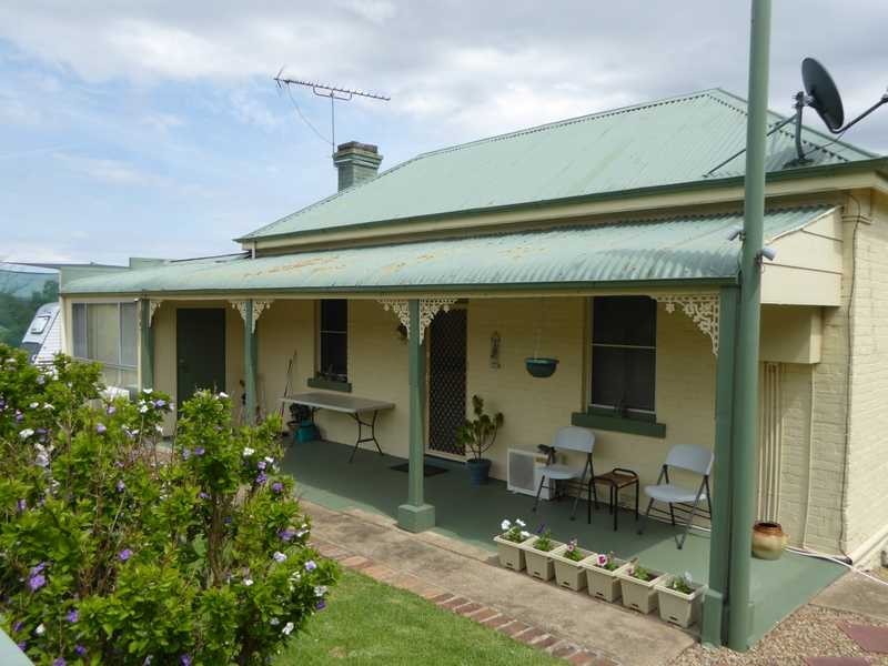 69 Mount Street, Gundagai NSW 2722