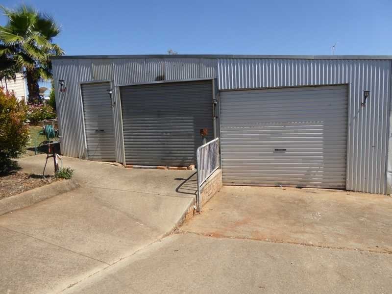 22 Tor Street, Gundagai NSW 2722