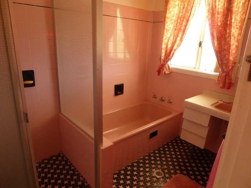 22 Tor Street, Gundagai NSW 2722