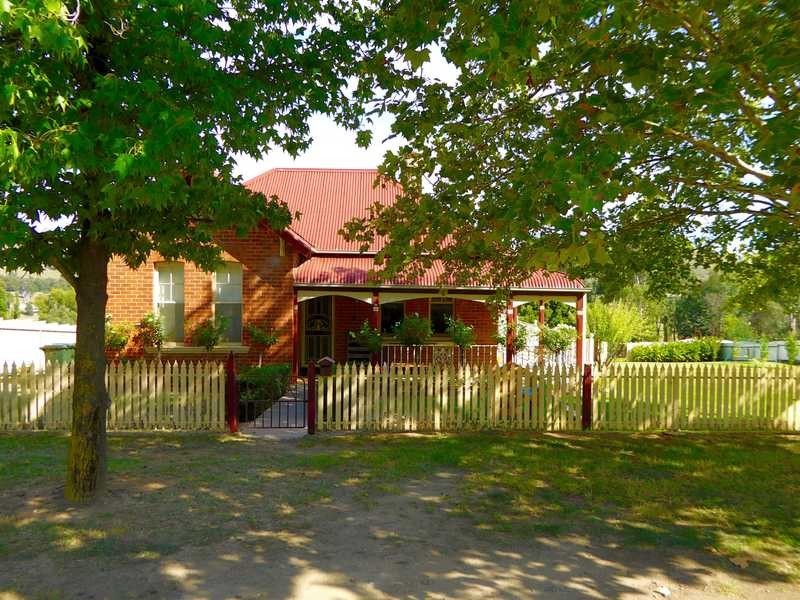 59 Mount Street, Gundagai NSW 2722